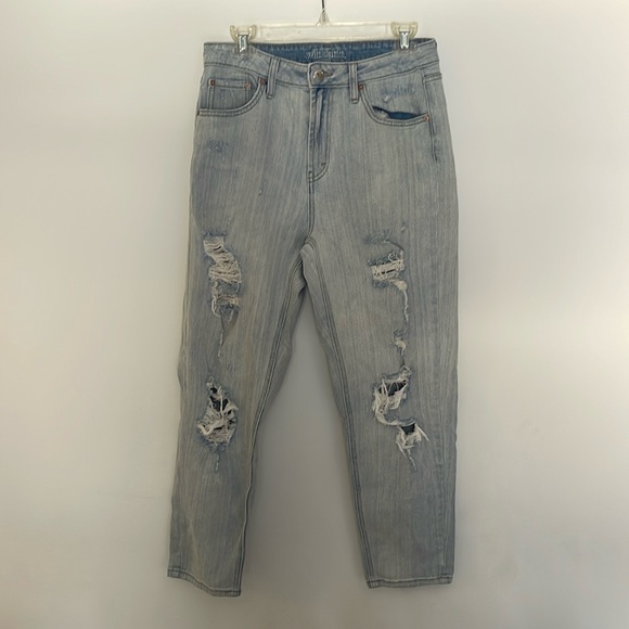 Light wash ripped jeans. Size 8 - Picture 1 of 4